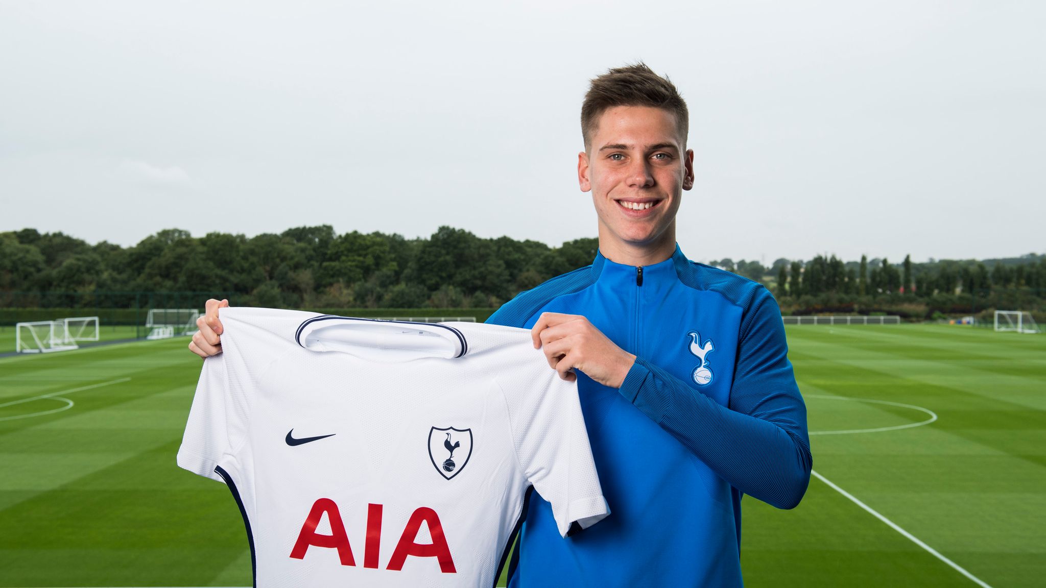 Tottenham sign Juan Foyth from Estudiantes | Football News | Sky Sports
